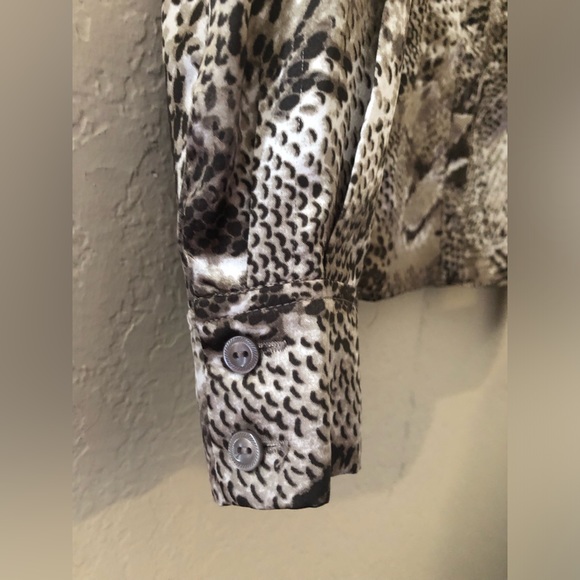 Snake skin print button down top - Picture 7 of 7